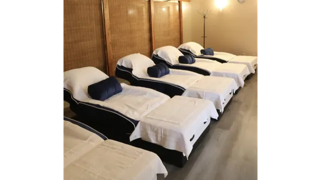 Yifeng Acupuncture&Massage 益丰中医诊所