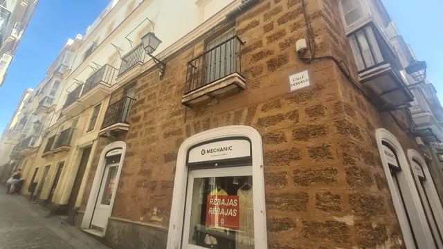 Mechanic (Authentic Shop)