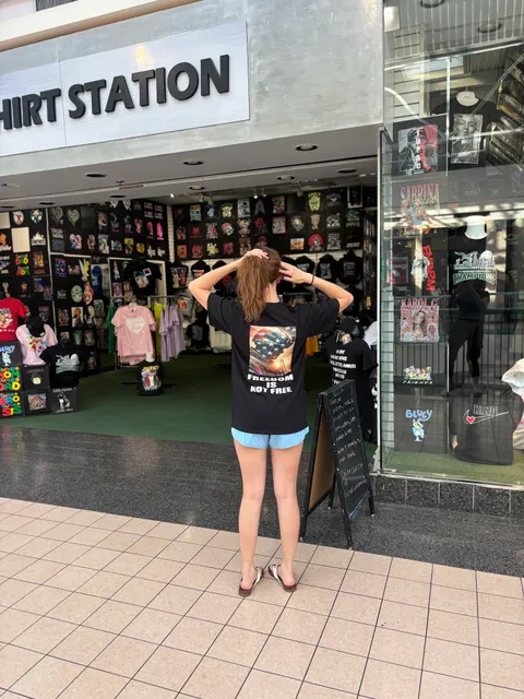 T-Shirt Station