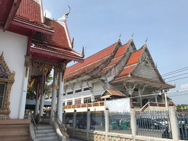 Nong Khang Phlu Subdistrict