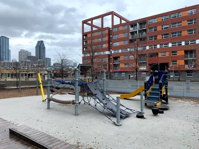 Bassin-à-Gravier Park