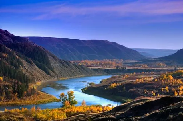 Dry Island Buffalo Jump Provincial Park