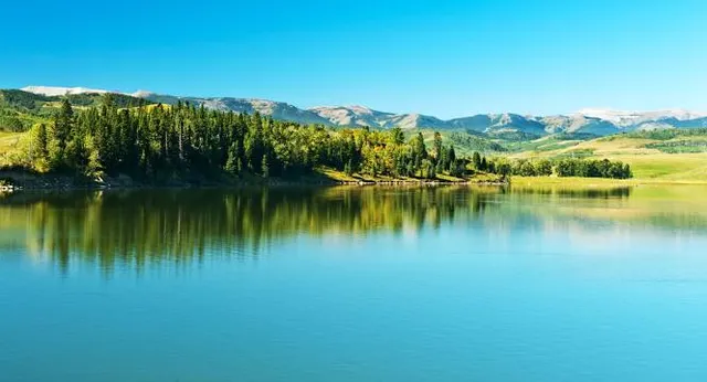 Chain Lakes Provincial Park