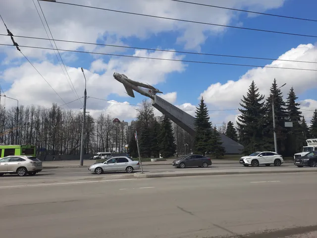 Samolot-pomnik MiG-17