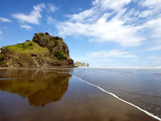 Piha Beach