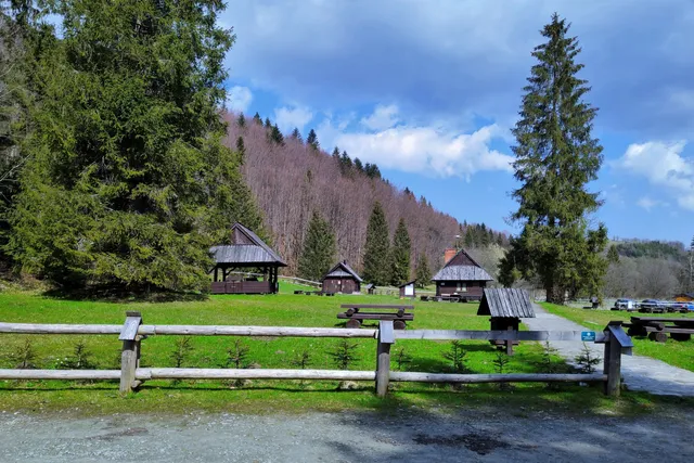 Polana Trusiówka - miejsce biwakowe i parking