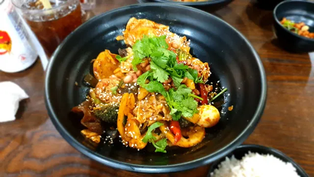 XLL Malahotpot Pelangi 香辣辣麻辣香锅