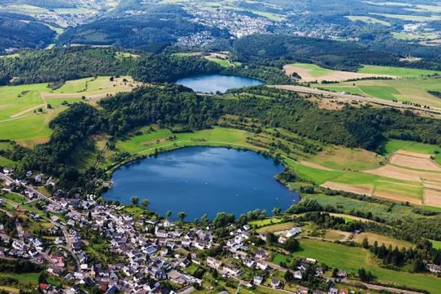 Schalkenmehrener Maar
