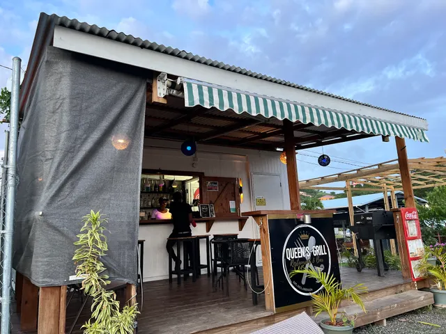Queen's Grill Restaurant & Bar