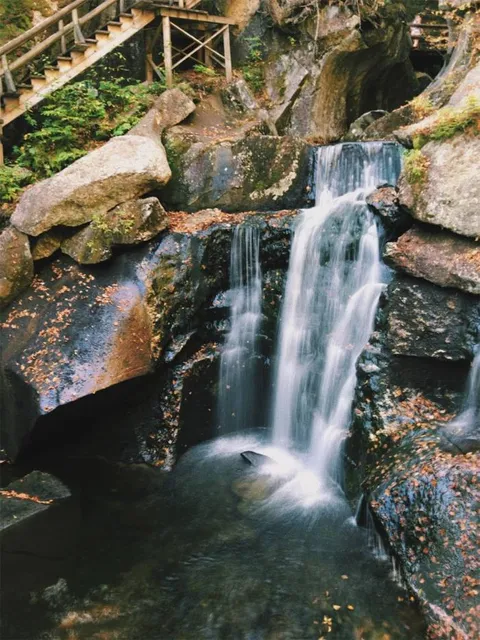 Lost River Gorge & Boulder Caves