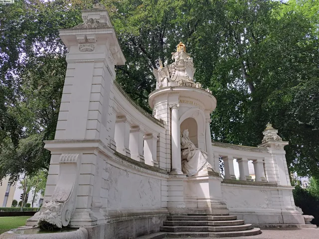 Kaiserin-Augusta-Denkmal