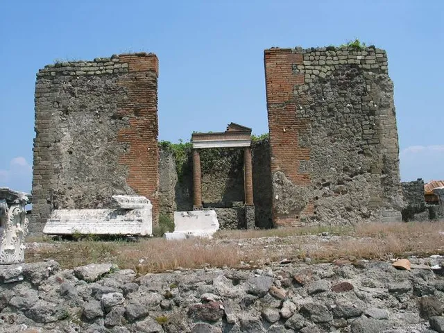 Tempio Della Fortuna Augusta - Excavations