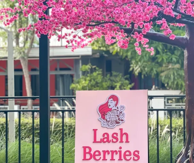 Lash Berries ต่อขนตาเชียงใหม่