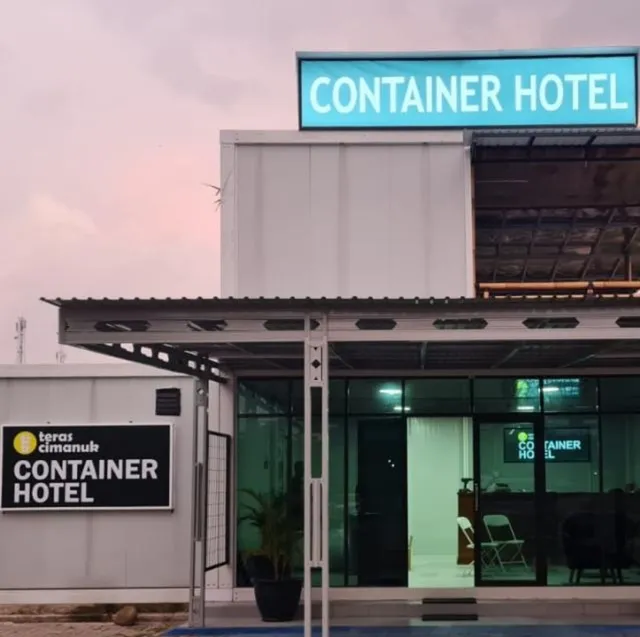 RedDoorz Container @ Teras Cimanuk Garut