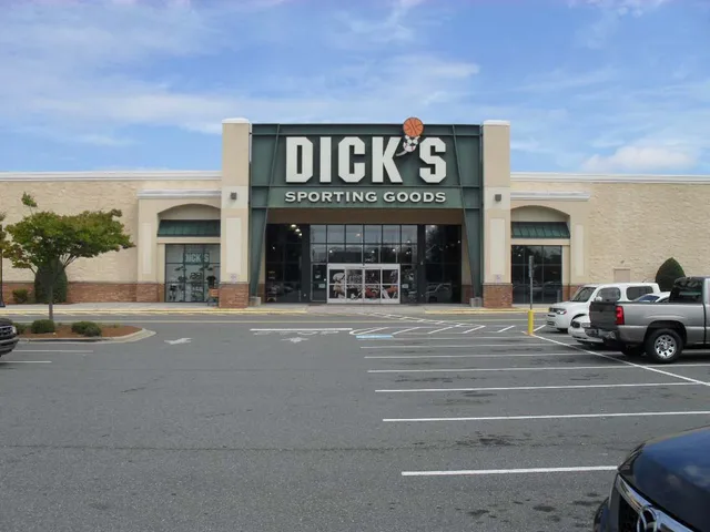 DICK'S Sporting Goods