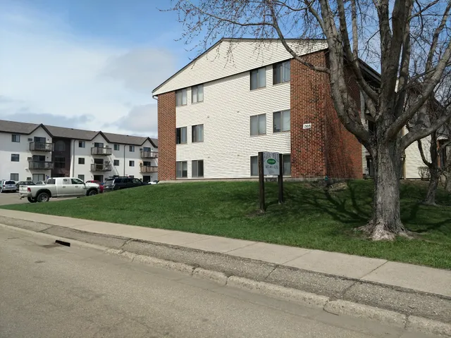 Birch Court Apartments