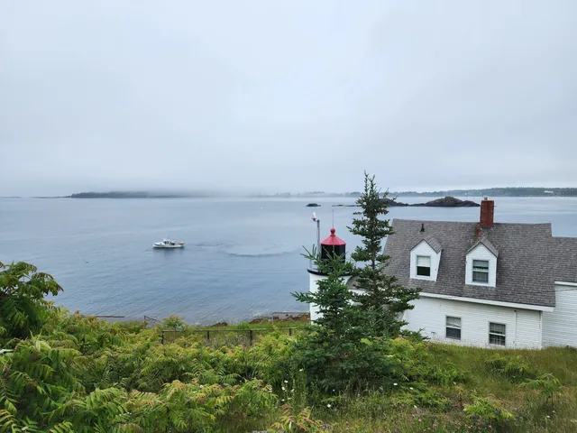Browns Head Light Station