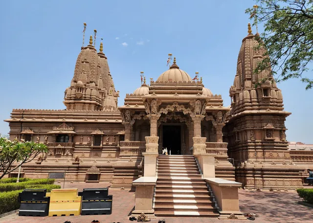 BAPS Shri Swaminarayan Temple