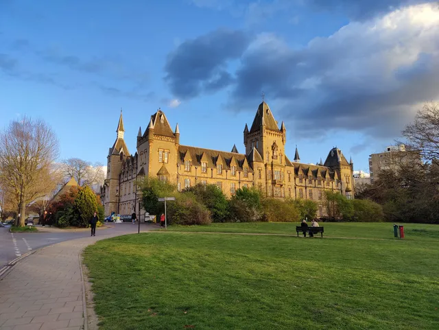 Royal Victoria Patriotic Building