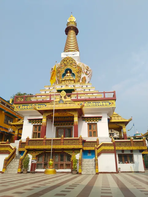 The Great International Tashi Gomang Stupa