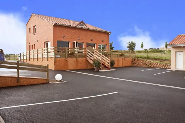 HOTEL CANTAL COTTAGES