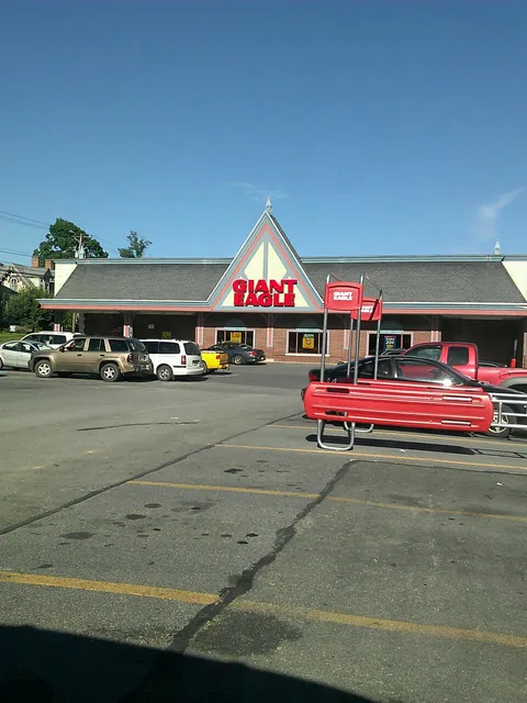 Giant Eagle Supermarket