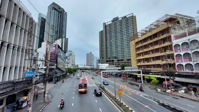 Samliam Din Daeng Intersection