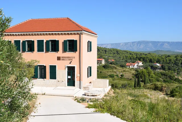 Vinogradarska zbirka - Muzej općine Jelsa