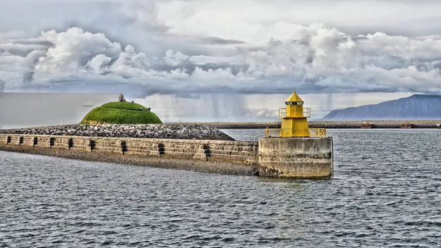 Norðurgarður (North Mole Head) Lighthouse
