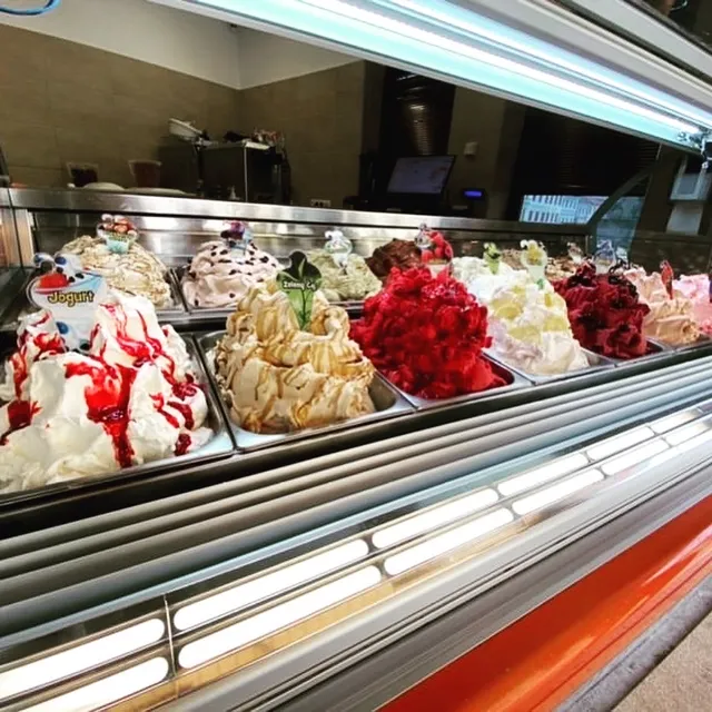 Ice cream parlor Under The Tower