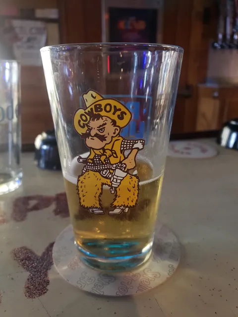 Happy Days Liquors / Butch's Bar