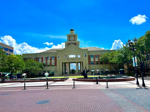 Sugar Land Town Square Plaza
