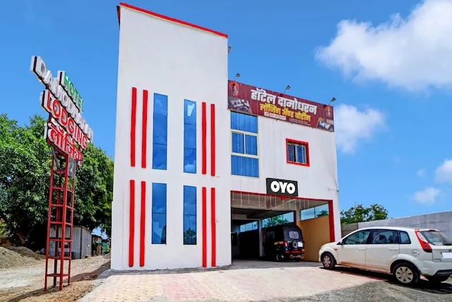 OYO Flagship Hotel Damodharan Lodging