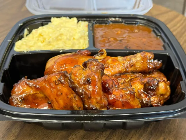 Lion's Den Soul Food Cafe