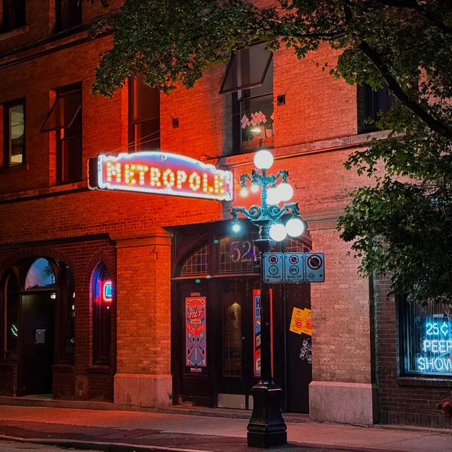 The Metropole Community Pub