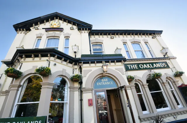 Oaklands Hotel