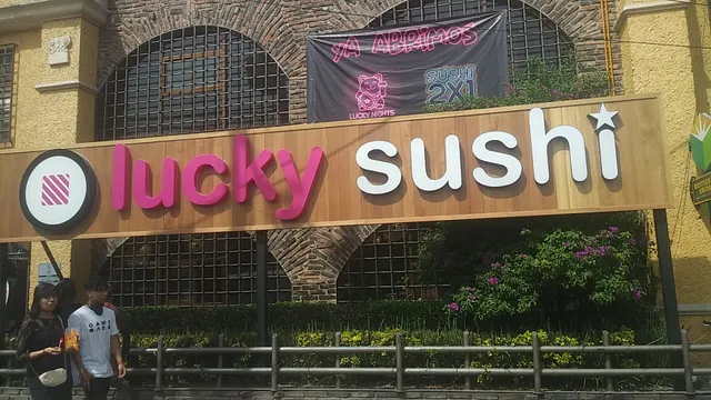 Lucky Sushi