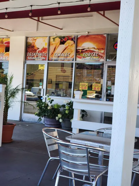 Los Rancheros Supermarket