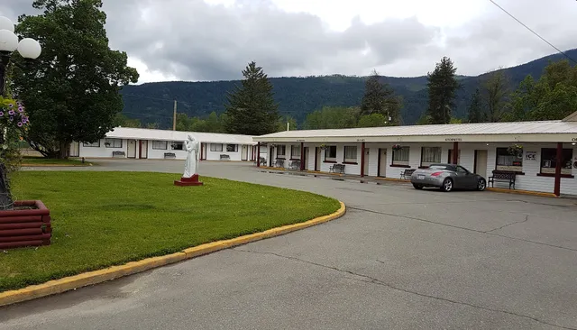 The Victorian Motel and RV Park