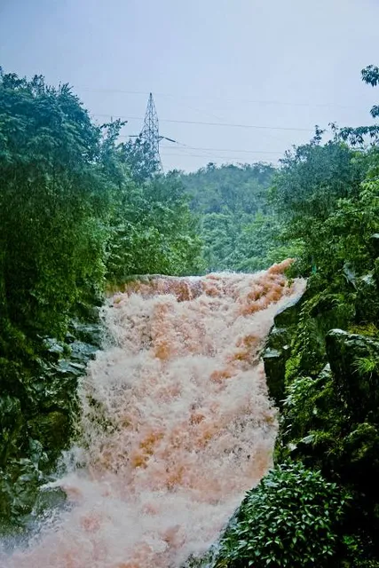 Karimutty Waterfalls