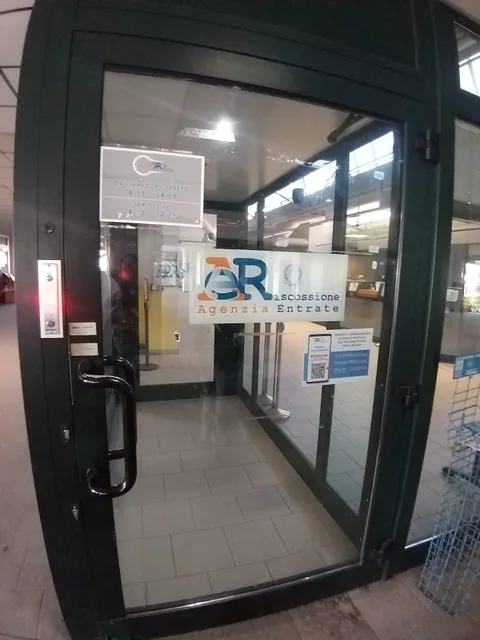 DIREZIONALE COMMERCIALE CENTRO 2000