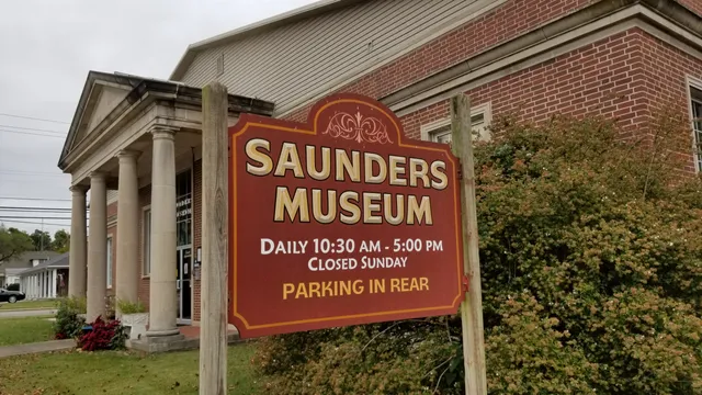 Saunders Museum