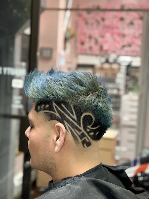 Latina's Beauty Salon and barber shop