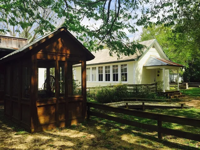 West Bay Common School Museum / League City Historical Society