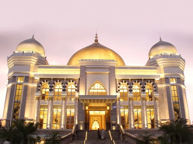 Grand Mosque of Trans Studio