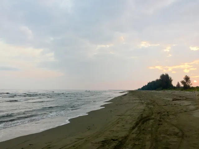 Pantai Meurah Seutia (MANOHARA)