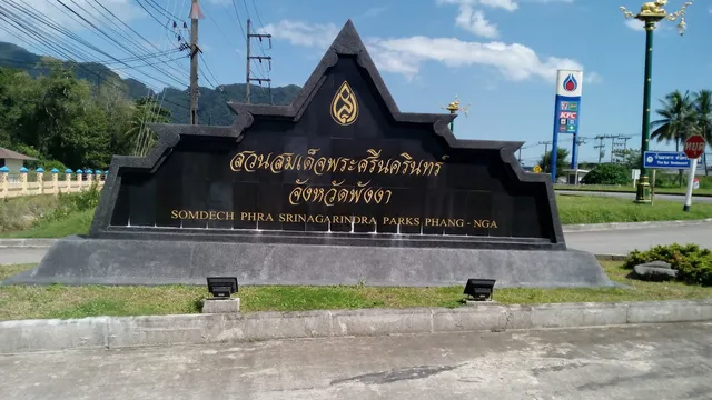 Tham Ruesi Sawan and Tham Luk Suea