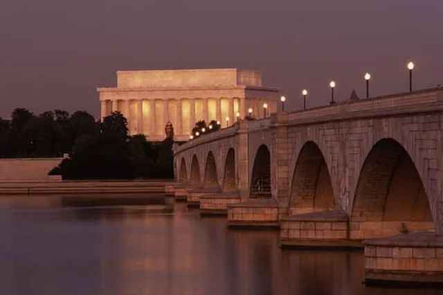 Lincoln Memorial Bridge