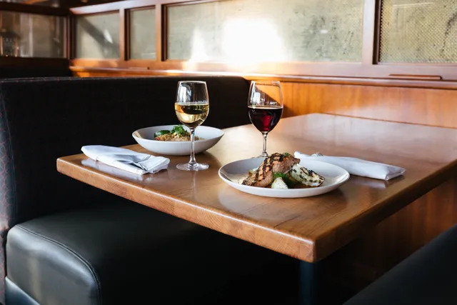 Elliott's Oyster House