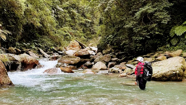 宜蘭南澳秘境溯溪體驗 （官方賴 @aaaaaaaa)